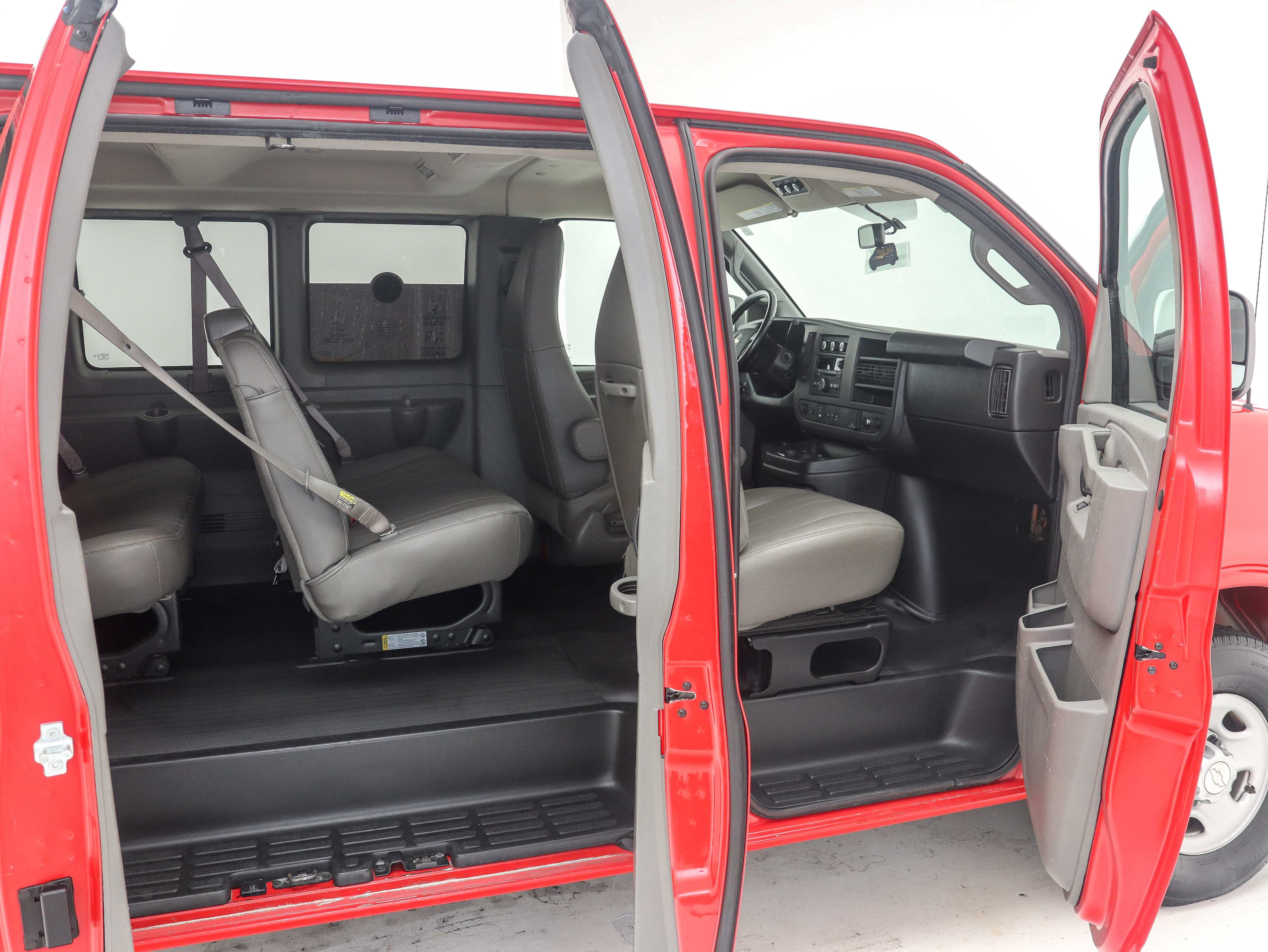 Used 2020 Chevrolet Express 3500 LS RWD image 11