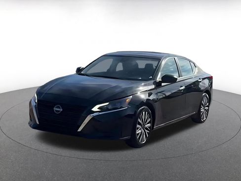 Used 2025 Nissan Altima 2.5 SV image 7