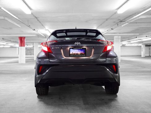 Used 2018 Toyota C-HR XLE image 8