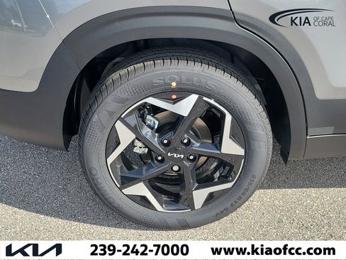 New 2026 Kia Seltos S FWD image 9