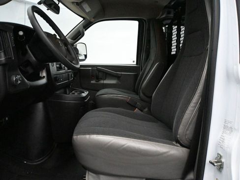 Used 2024 Chevrolet Express 2500 w/ Driver Convenience Package RWD image 7