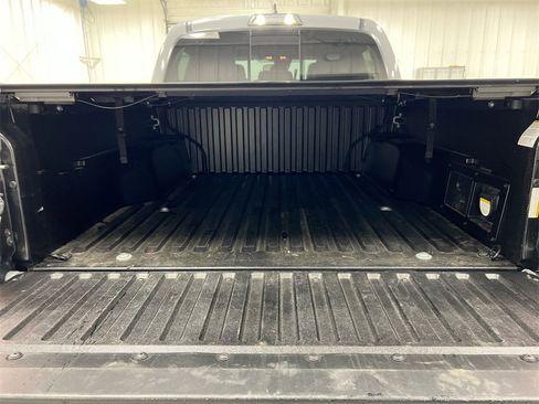Used 2019 Toyota Tacoma TRD Off-Road image 24