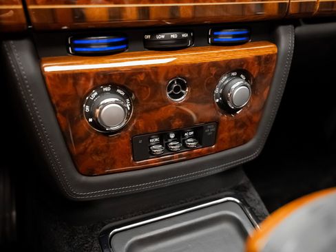 Used 2007 Rolls-Royce Phantom Sedan RWD image 49