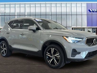 Used 2025 Volvo XC40 B5 Core