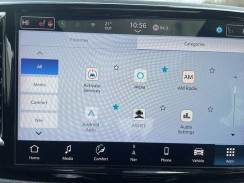 Used 2024 Chrysler Pacifica Limited FWD image 27