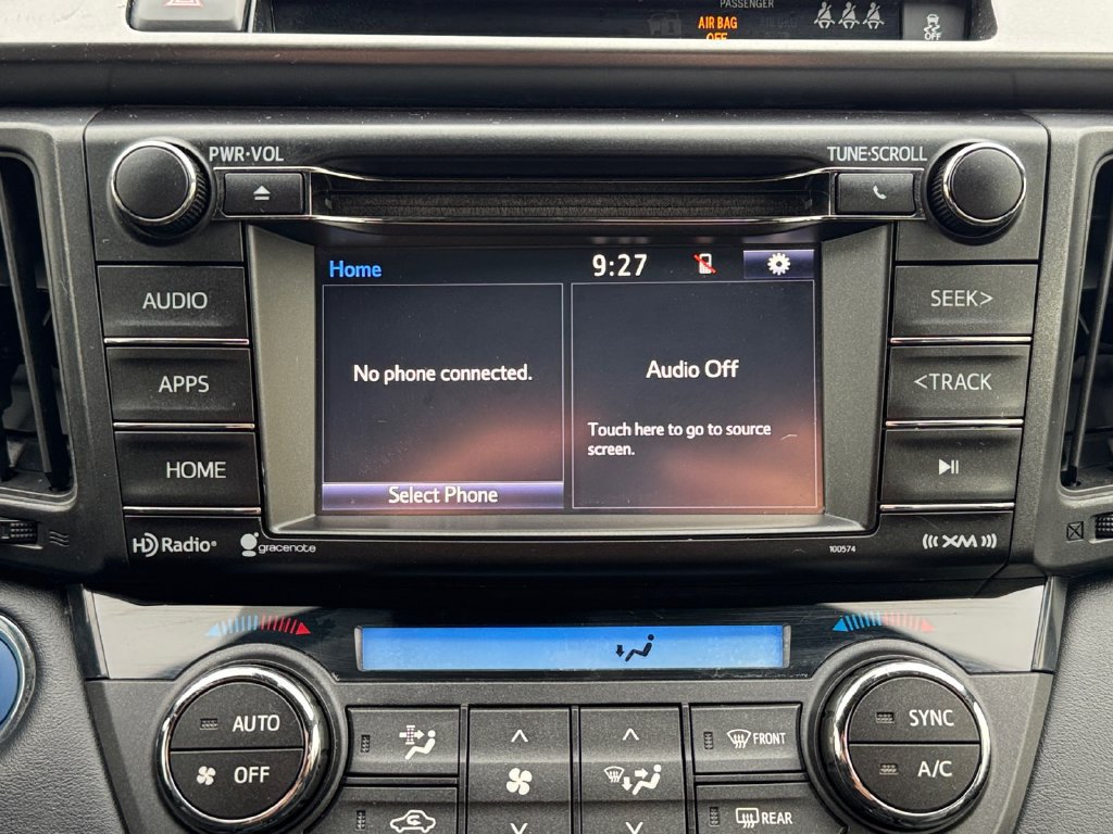 Used 2018 Toyota RAV4 SE AWD/4WD image 21