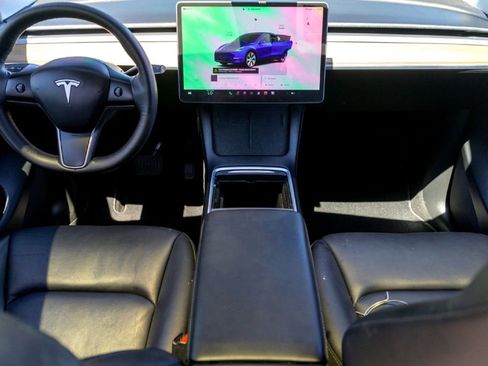 Used 2022 Tesla Model Y Long Range AWD/4WD image 19