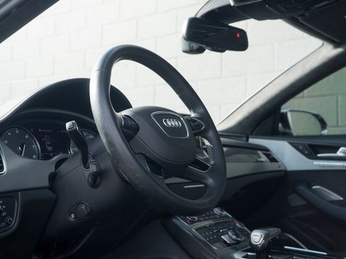 Used 2014 Audi S8 image 4