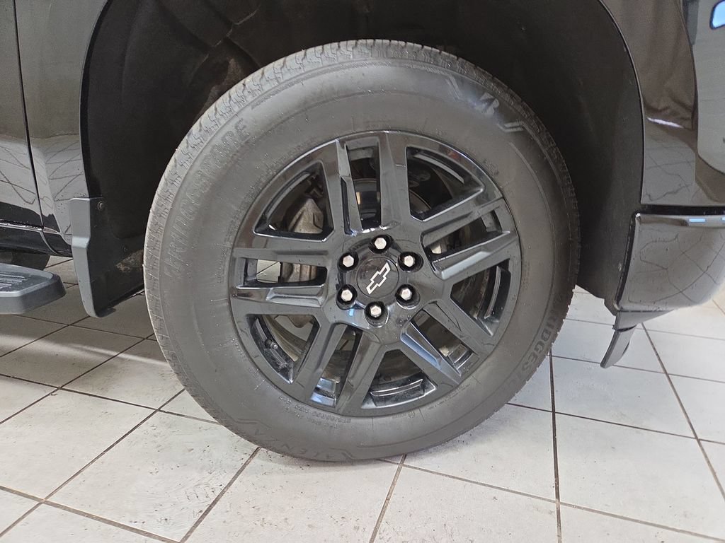 Used 2024 Chevrolet Silverado 1500 RST w/ Convenience Package II AWD/4WD image 9