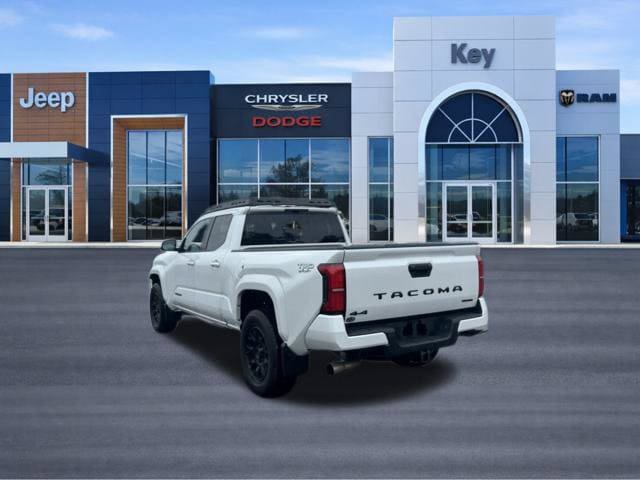 Used 2025 Toyota Tacoma TRD Sport AWD/4WD image 3