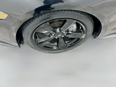 Used 2022 Ford Mustang Coupe w/ Black Accent Package RWD image 29