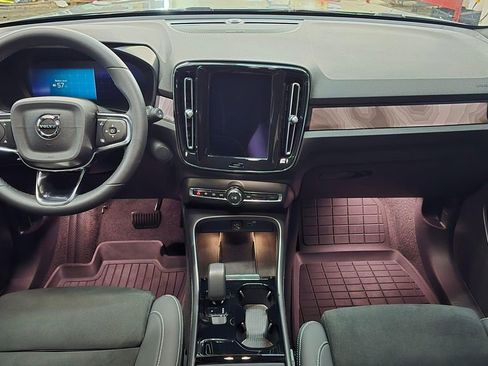 Certified 2023 Volvo XC40 Recharge Ultimate image 18