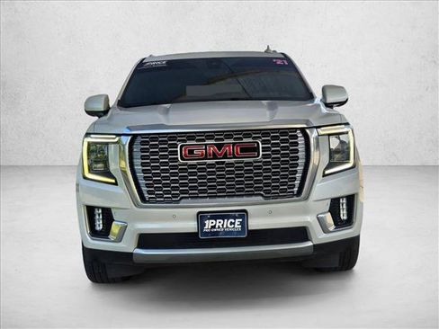 Used 2021 GMC Yukon Denali w/ Denali Ultimate Package AWD/4WD image 2