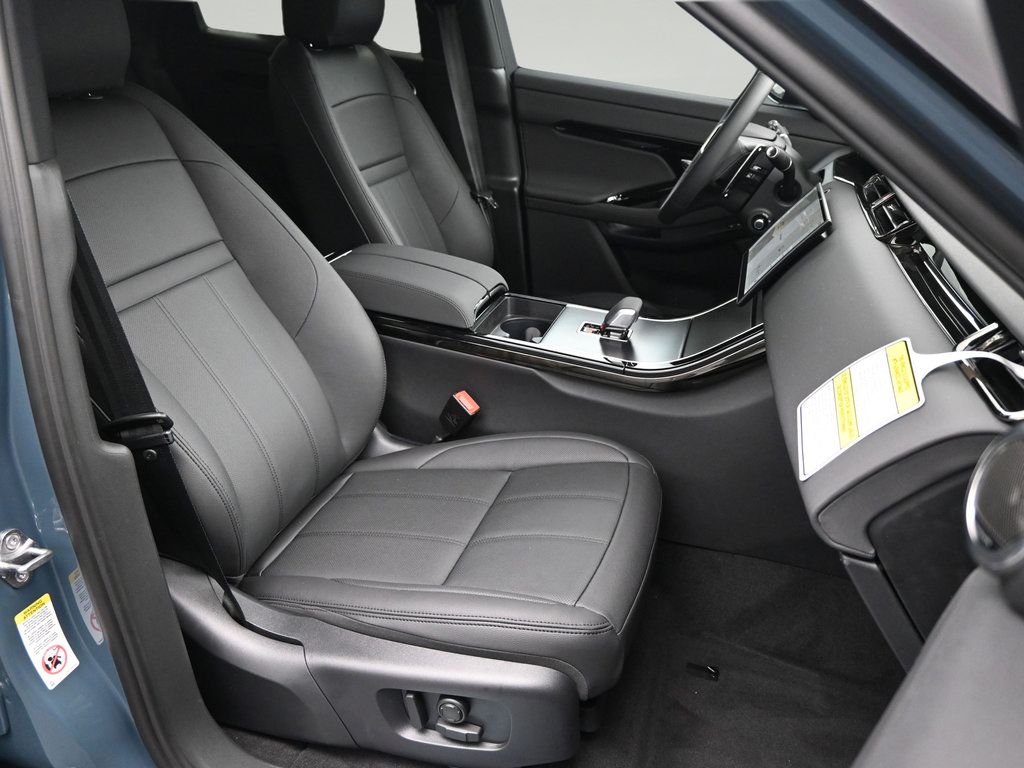 Used 2026 Land Rover Range Rover Evoque Dynamic SE AWD/4WD image 10