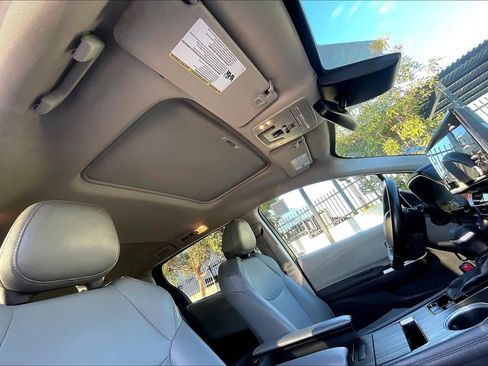 Used 2021 Toyota Sienna XLE image 14