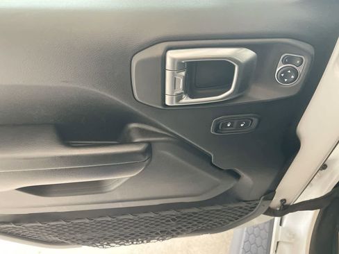 Used 2019 Jeep Wrangler Unlimited Sport S AWD/4WD image 13