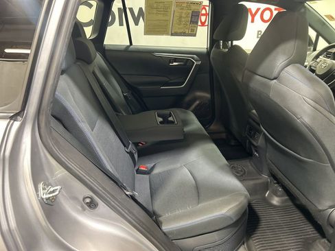 Used 2023 Toyota RAV4 SE image 16
