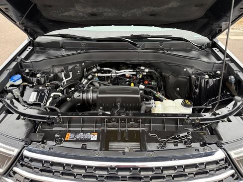 Used 2021 Ford Explorer XLT w/ Equipment Group 202A image 10