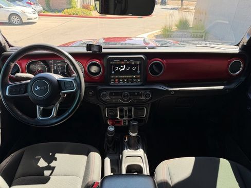 Used 2021 Jeep Gladiator Rubicon AWD/4WD image 15