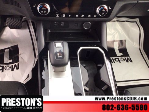 Used 2025 Mitsubishi Outlander SE AWD/4WD image 23