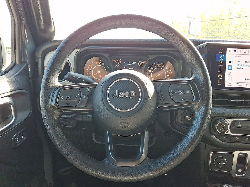 Used 2025 Jeep Wrangler Sport AWD/4WD image 16