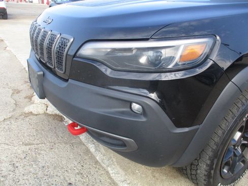 Used 2019 Jeep Cherokee Trailhawk w/ Cold Weather Group image 10