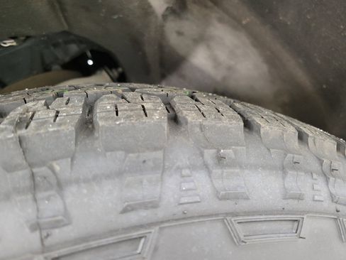 Used 2024 Chevrolet Silverado 1500 LT image 4