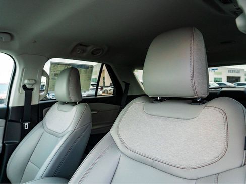 New 2026 Ford Explorer Active RWD image 9