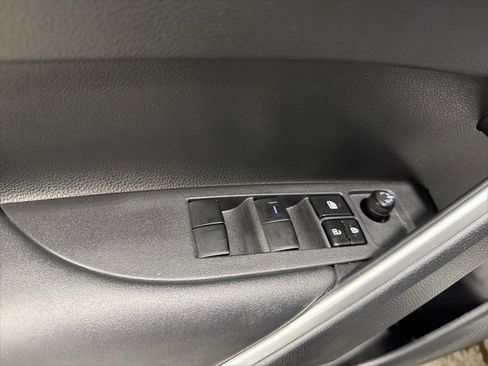 Certified 2023 Toyota Corolla Cross LE image 17