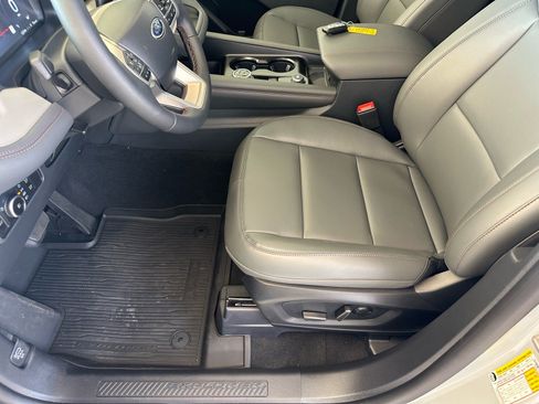 Certified 2026 Ford Explorer Active w/ Active Comfort Package RWD image 16