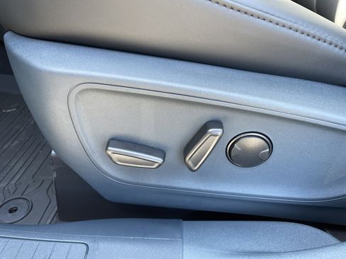 New 2025 Ford Maverick Lariat w/ Black Appearance Package image 11