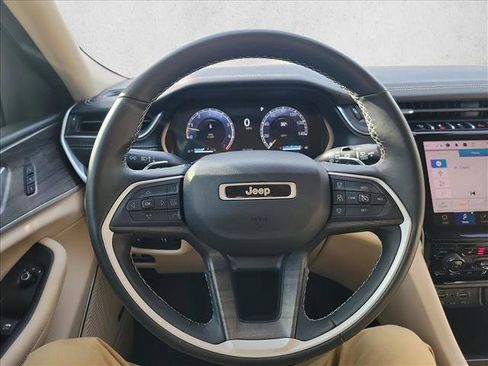 Used 2022 Jeep Grand Cherokee L Limited image 19