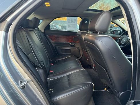 Used 2011 Jaguar XJ image 10