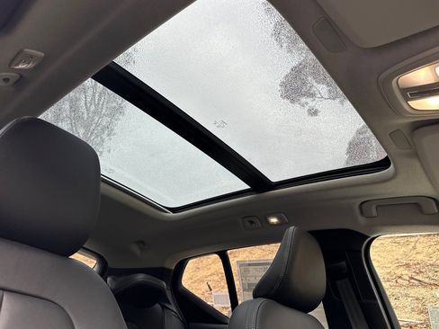 New 2025 Volvo XC40 B5 Core w/ Climate Package image 14