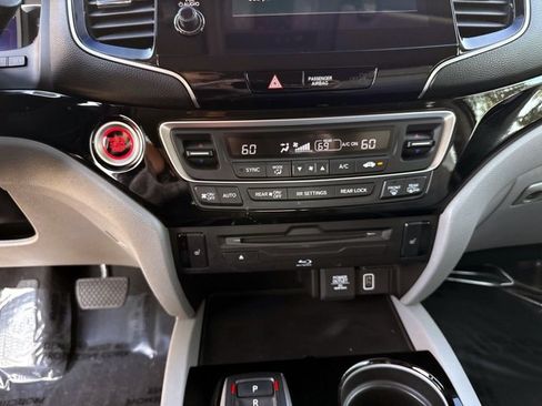 Used 2021 Honda Pilot Touring image 29