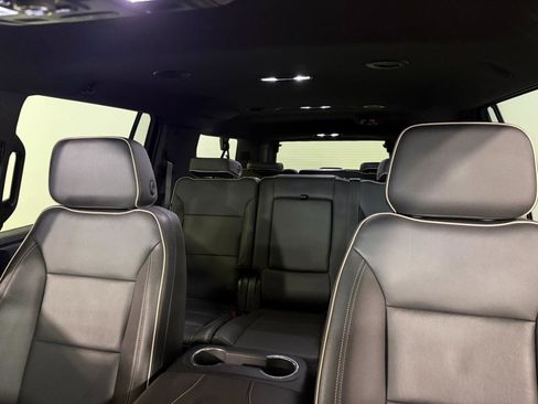 Used 2023 Chevrolet Suburban Premier AWD/4WD image 13