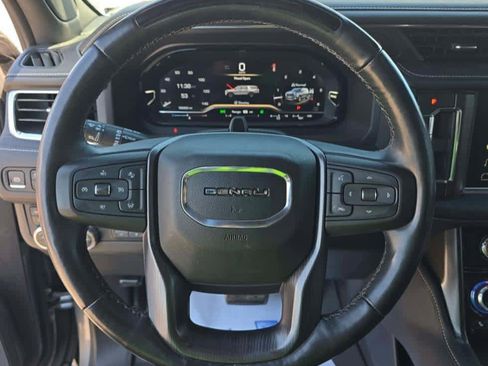 Used 2023 GMC Yukon XL Denali Ultimate AWD/4WD image 6