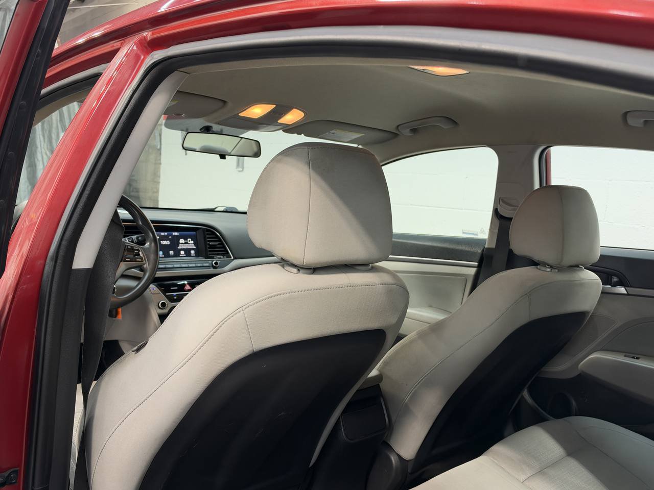 Used 2017 Hyundai Elantra SE FWD image 21