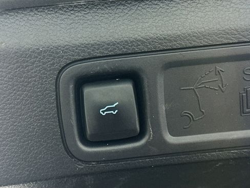 Used 2024 Ford Expedition Max XLT image 32