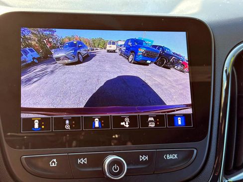 Certified 2022 Chevrolet Equinox RS w/ Infotainment Package image 20