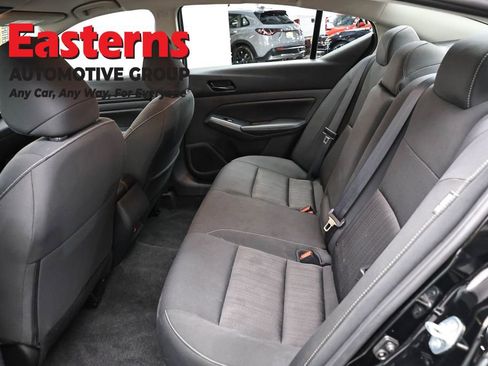 Used 2025 Nissan Altima 2.5 SV FWD image 21