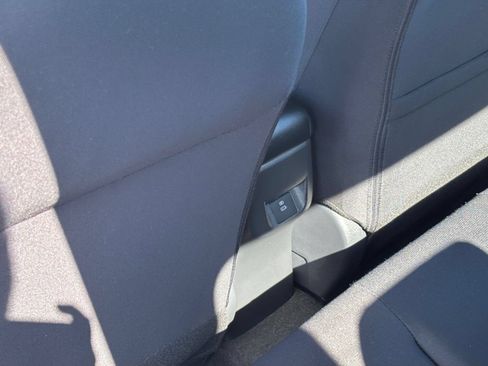 Used 2025 Nissan Versa SV FWD image 23