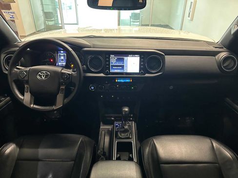 Certified 2021 Toyota Tacoma TRD Off-Road w/ TRD Premium Off Road Package AWD/4WD image 10