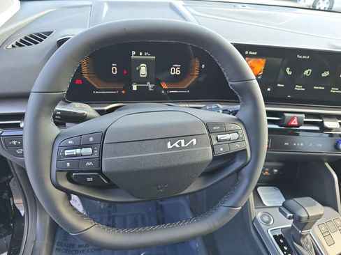 New 2026 Kia Sportage EX image 18
