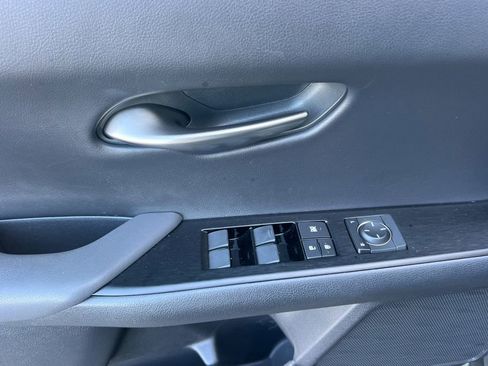 Used 2019 Lexus UX 200 F Sport w/ F Sport Premium Package FWD image 13