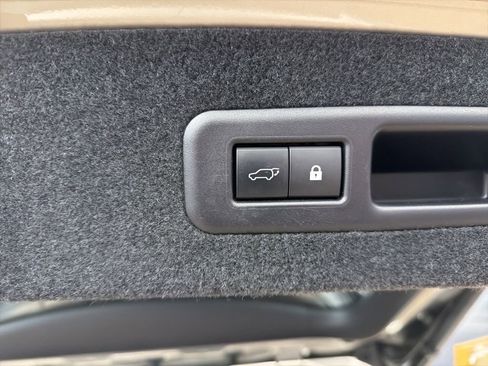 Used 2021 Lexus RX 350L Premium image 40