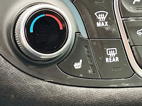 Used 2025 Chevrolet Malibu LT FWD image 19