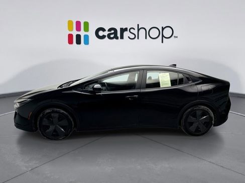 Used 2024 Toyota Prius LE image 2