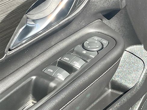 Used 2022 GMC Terrain SLE image 17