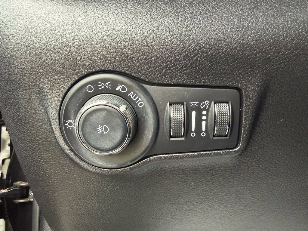 Used 2022 Jeep Compass Latitude AWD/4WD image 13